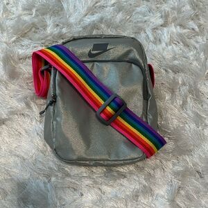Nike Heritage BETRUE Crossbody Bag